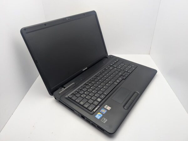 Ноутбук Toshiba Satellite Pro L670 / 17.3" (1600x900) TN / Intel Core i3-380M (2 (4) ядра по 2.53 GHz) / 6 GB DDR3 / 640 GB HDD / Intel HD Graphics / WebCam - Зображення 3