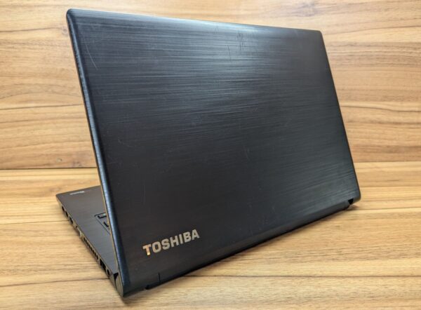 Ноутбук Toshiba Tecra C40-D / 14" (1366x768) TN / Intel Core i5-7200U (2 (4) ядра по 2.5 - 3.1 GHz) / 8 GB DDR3 / 240 GB SSD / Intel HD Graphics 620 / HDMI / Windows 10 - Зображення 6