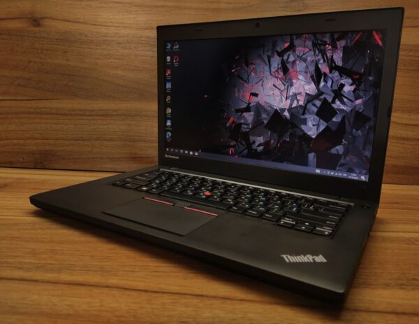 Ноутбук Б-клас Lenovo ThinkPad T450 / 14" (1600x900) TN / Intel Core i5-5300U (2 (4) ядра по 2.3 - 2.9 GHz) / 8 GB DDR3 / 240 GB SSD / Intel HD Graphics 5500 / WebCam / Windows 10 PRO Lic - Зображення 3