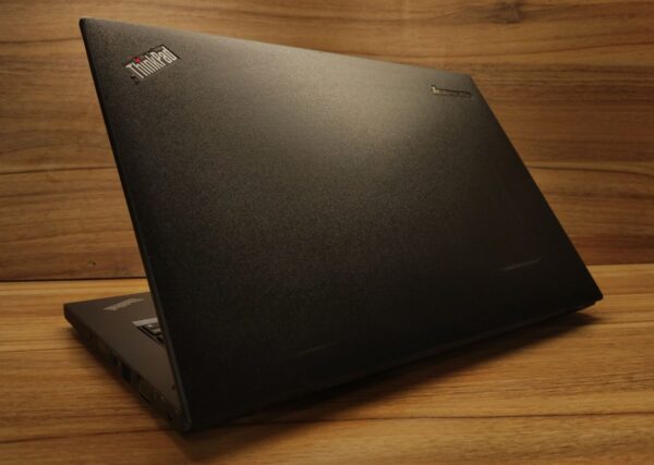 Ноутбук Б-клас Lenovo ThinkPad T450 / 14" (1600x900) TN / Intel Core i5-5300U (2 (4) ядра по 2.3 - 2.9 GHz) / 8 GB DDR3 / 240 GB SSD / Intel HD Graphics 5500 / WebCam / Windows 10 PRO Lic - Зображення 6