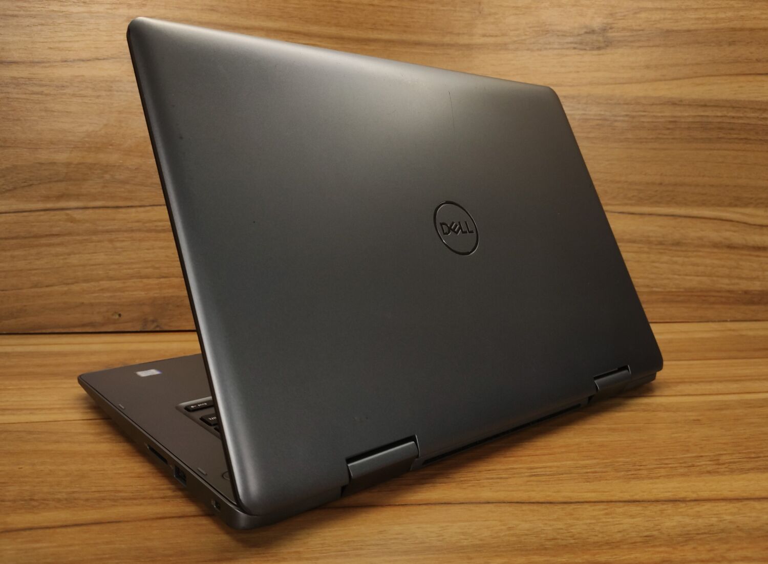 Ноутбук Б-клас Dell Inspiron 14 5481 / 14" (1366x768) TN Touch / Intel Core i5-8265U (4 (8) ядра по 1.6 - 3.9 GHz) / 16 GB DDR4 / 480 GB SSD / Intel UHD Graphics for 8th Generation / WebCam - Зображення 6
