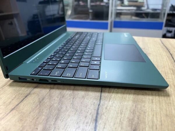 Новий ультрабук Gateway GWTN156-12GR / 15.6" (1920x1080) IPS / AMD Ryzen 3 3250U (2 (4) ядра по 2.6 - 3.5 GHz) / 4 GB DDR4 / 128 GB SSD / AMD Radeon RX Vega 3 Graphics / WebCam / HDMI - Зображення 4
