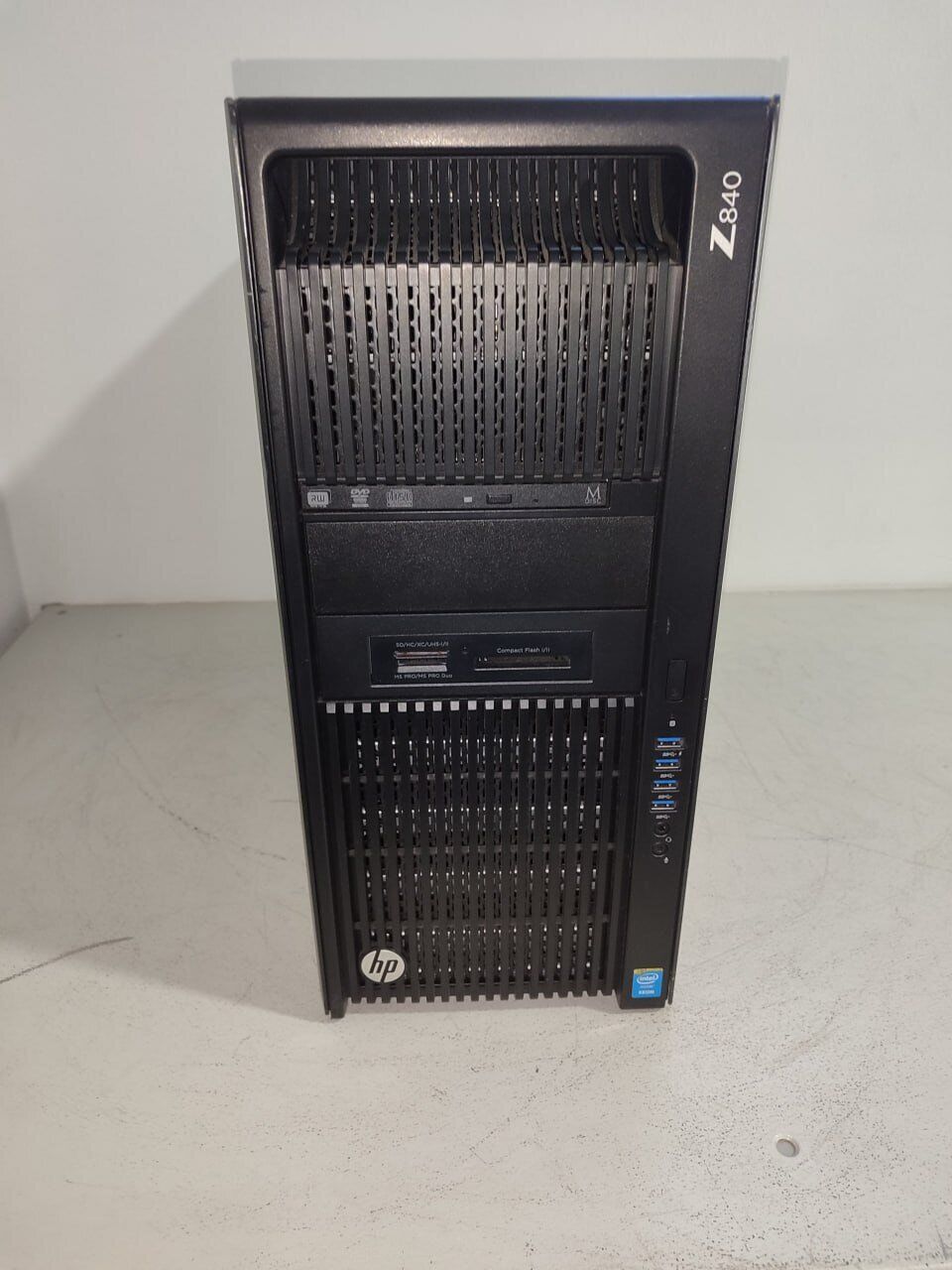 Рабоча станція HP Z840 Workstation Tower / 2x Intel Xeon E5-2697 v3 (14 (28) ядер по 2.6 - 3.6 GHz) / 64 GB DDR4 / 240 GB SSD / nVidia Quadro M4000, 8 GB GDDR5, 256-bit / DVD-ROM - Зображення 2