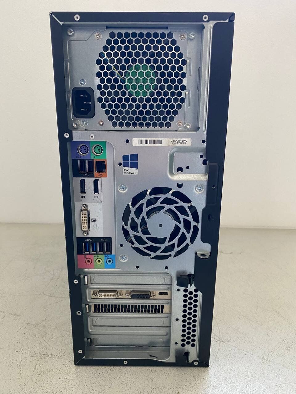 Робоча станція HP Workstation Z230 Tower / Intel Core i7-4790K (4 (8) ядра по 4.0 - 4.4 GHz) / 16 GB DDR3 / 256 GB SSD + 500 GB HDD / nVidia GeForce GTX 650, 2 GB GDDR5, 128-bit / DVD-ROM - Зображення 4