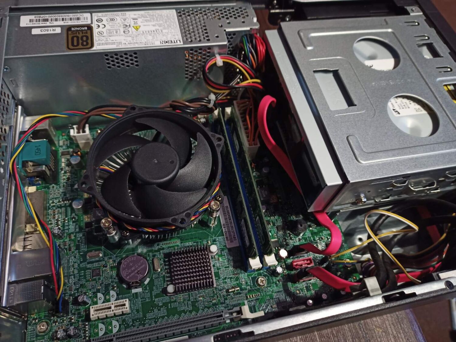 Системний блок Acer Veriton X2632G SFF / Intel Сore i3-4160 (2(4) ядра по 3.6 GHz) / 4 GB DDR3 / 120 GB SSD / Intel HD Graphics 4400 / VGA / DVI / USB 3.0 / DVD-RW - Зображення 6