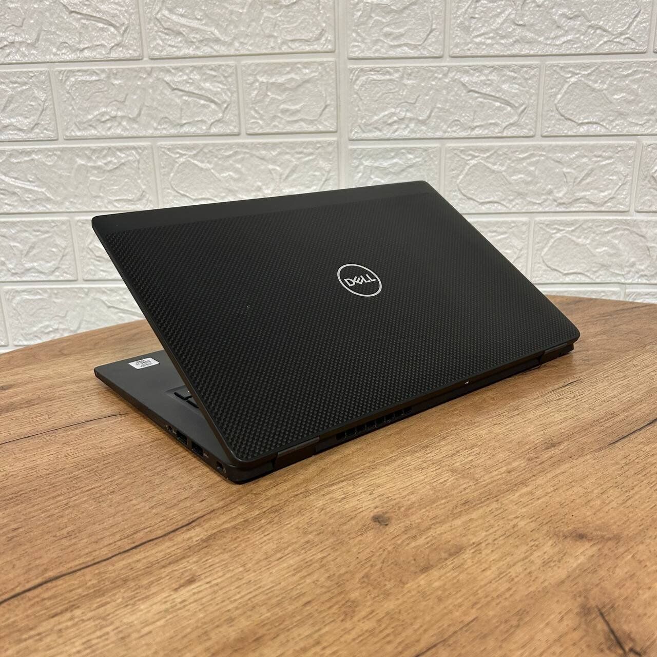 Ультрабук Б-клас Dell Latitude 7410 / 14" (1920x1080) IPS / Intel Core i7-10610U (4 (8) ядра по 1.8 - 4.9 GHz) / 8 GB DDR4 / 256 GB SSD / Intel UHD Graphics / WebCam - Зображення 6