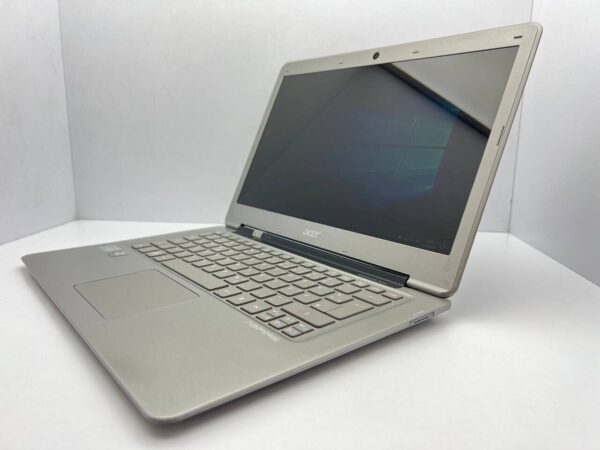 Ультрабук Acer Aspire S3 / 13.3" (1366x768) TN / Intel Core i5-2467M (2 (4) ядра по 1.6 - 2.3 GHz) / 4 GB DDR3 / 120 GB SSD / Intel HD Graphics 3000 / WebCam - Зображення 4