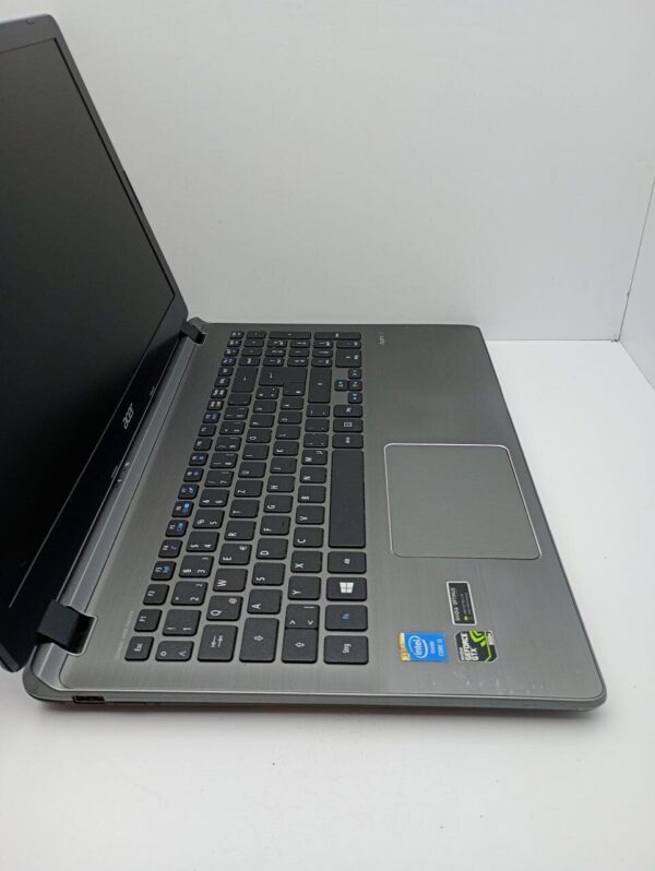 Ультрабук Acer Aspire V5 / 15.6'' (1366x768) TN / Intel Core i5-4210U (2 (4) ядра по 1.7 - 2.7 GHz) / 8 GB DDR3 / 240 GB SSD / Intel HD Graphics 4400 / WebCam - Зображення 3