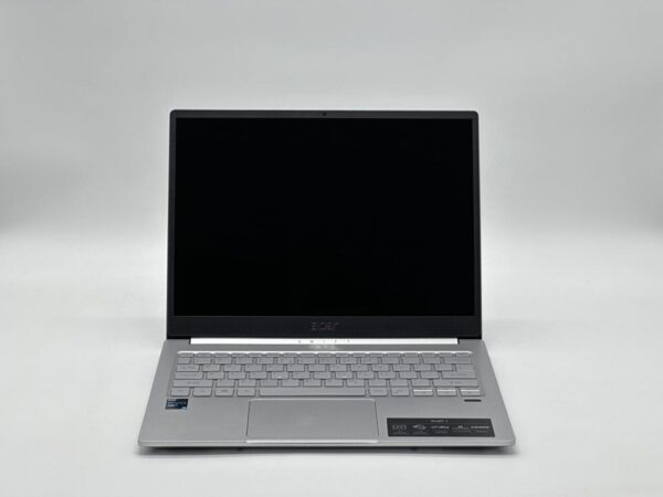 Ультрабук Acer Swift 3 N19H3 / 13.5" (2256x1504) IPS / Intel Core i5-1135G7 (4 (8) ядра по 2.5 - 4.5 GHz) / 8 GB DDR4 / 240 GB SSD / Intel Iris Xe Graphics / WebCam - Зображення 2