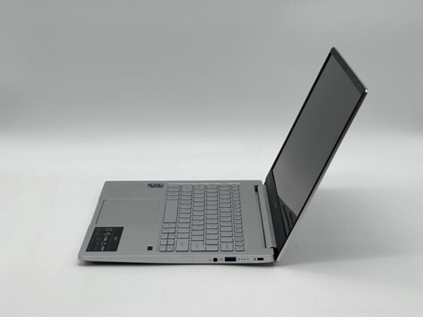 Ультрабук Acer Swift 3 N19H3 / 13.5" (2256x1504) IPS / Intel Core i5-1135G7 (4 (8) ядра по 2.5 - 4.5 GHz) / 8 GB DDR4 / 240 GB SSD / Intel Iris Xe Graphics / WebCam - Зображення 4