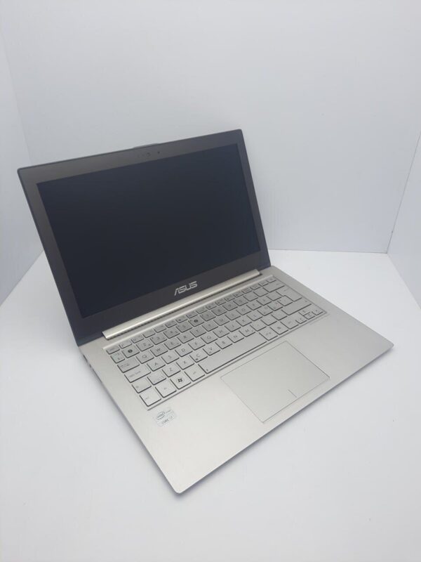 Ультрабук Asus ZenBook UX31A / 13.3" (1920x1080) IPS / Intel Core i7-3517U (2 (4) ядра по 1.9 - 3.0 GHz) / 4 GB DDR3 / 120 GB SSD / Intel HD Graphics 4000 / WebCam / USB 3.0 - Зображення 2