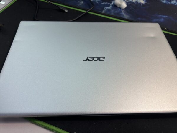 Ультрабук Б-клас Acer Swift 3 / 14" (1920x1080) IPS / Intel Core i5-1135G7 (4 (8) ядра по 2.5 - 4.5 GHz) / 8 GB DDR4 / 240 GB SSD / Intel Iris Xe Graphics / WebCam - Зображення 4