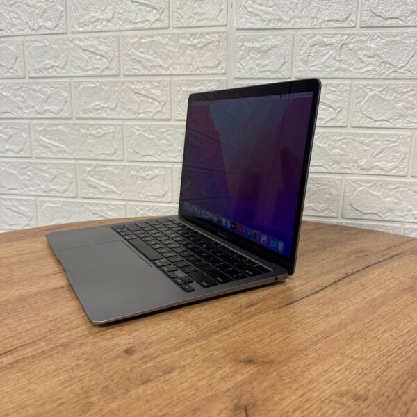 Ультрабук Б-клас Apple MacBook Air 13 2020 A2179 / 13.3'' (2560x1600) IPS / Intel Core i3-1000G4 (2 (4) ядра по 1.1 - 3.2 GHz) / 8 GB DDR4 / 250 GB SSD / Intel Iris Plus Graphics / WebCam / MacOS - Зображення 5