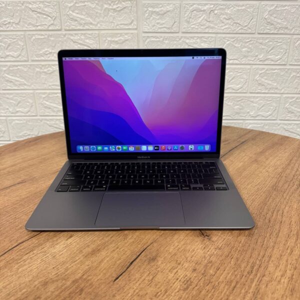 Ультрабук Б-клас Apple MacBook Air 13 2020 A2179 / 13.3'' (2560x1600) IPS / Intel Core i3-1000G4 (2 (4) ядра по 1.1 - 3.2 GHz) / 8 GB DDR4 / 250 GB SSD / Intel Iris Plus Graphics / WebCam / MacOS - Зображення 2