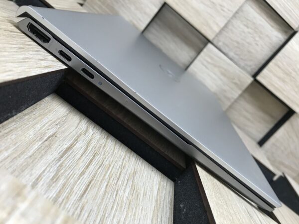 Ультрабук Б-клас Dell Inspiron 13 5310 / 13.3" (1920x1200) IPS / Intel Core i5-11320H (4 (8) ядра по 4.5 GHz) / 16 GB DDR4 / 256 GB SSD M.2 / Intel Iris Xe Graphics / WebCam / Windows 10 ліцезія - Зображення 6