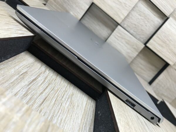 Ультрабук Б-клас Dell Inspiron 13 5310 / 13.3" (1920x1200) IPS / Intel Core i5-11320H (4 (8) ядра по 4.5 GHz) / 16 GB DDR4 / 256 GB SSD M.2 / Intel Iris Xe Graphics / WebCam / Windows 10 ліцезія - Зображення 7