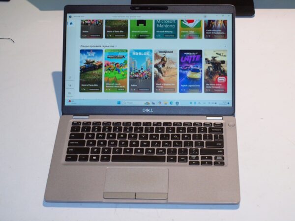 Ультрабук Б-клас Dell Latitude 5310 / 13.3" (1920x1080) IPS Touch / Intel Core i5-10310U (4 (8) ядра по 1.7 - 4.4 GHz) / 16 GB DDR4 / 256 GB SSD / Intel UHD Graphics / WebCam / Win 11 Pro - Зображення 2