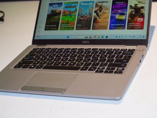Ультрабук Б-клас Dell Latitude 5310 / 13.3" (1920x1080) IPS Touch / Intel Core i5-10310U (4 (8) ядра по 1.7 - 4.4 GHz) / 16 GB DDR4 / 256 GB SSD / Intel UHD Graphics / WebCam / Win 11 Pro - Зображення 3