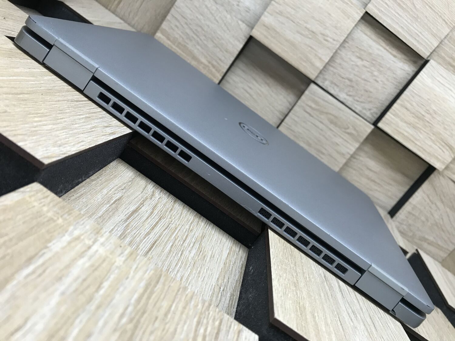 Ультрабук Б-клас Dell Latitude 5320 / 13.3" (1920x1080) IPS / Intel Core i5-1135G7 (4 (8) ядра по 2.4 - 4.2 GHz) / 8 GB DDR4 / 256 GB SSD M.2 / Intel Iris X Graphics / WebCam / Windows 10 ліцензія - Зображення 7