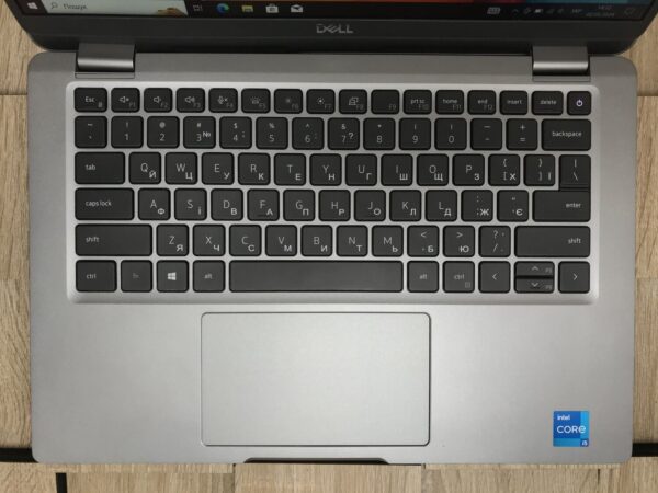 Ультрабук Б-клас Dell Latitude 5320 / 13.3" (1920x1080) IPS / Intel Core i5-1135G7 (4 (8) ядра по 2.4 - 4.2 GHz) / 8 GB DDR4 / 256 GB SSD M.2 / Intel Iris X Graphics / WebCam / Windows 10 ліцензія - Зображення 4