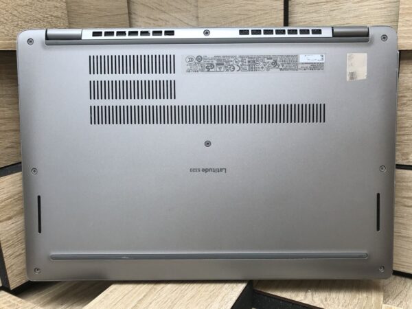 Ультрабук Б-клас Dell Latitude 5320 / 13.3" (1920x1080) IPS / Intel Core i5-1135G7 (4 (8) ядра по 2.4 - 4.2 GHz) / 8 GB DDR4 / 256 GB SSD M.2 / Intel Iris X Graphics / WebCam / Windows 10 ліцензія - Зображення 9