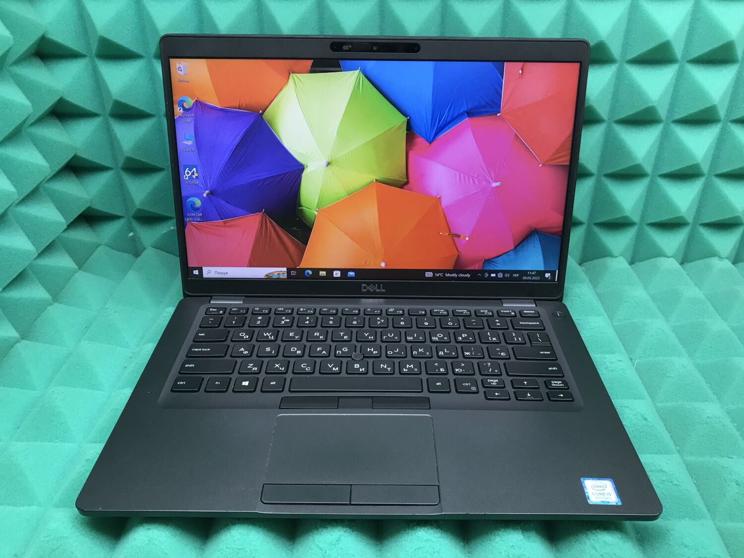 Ультрабук Б-клас Dell Latitude 5400 / 14" (1920x1080) IPS / Intel Core i5-8265U (4 (8) ядра по 1.6 - 3.9 GHz) / 8 GB DDR4 / 256 GB SSD / Intel UHD Graphics 620 / WebCam / USB 3.1 / HDMI / Windows 10 ліцензія - Зображення 2