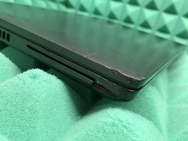Ультрабук Б-клас Dell Latitude 5400 / 14" (1920x1080) IPS / Intel Core i5-8365U (4 (8) ядра по 1.6 - 4.1 GHz) / 8 GB DDR4 / 256 GB SSD / Intel UHD Graphics 620 / WebCam / USB 3.1 / HDMI / Windows 10 ліцензія - Зображення 10