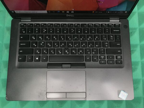 Ультрабук Б-клас Dell Latitude 5400 / 14" (1920x1080) IPS / Intel Core i5-8365U (4 (8) ядра по 1.6 - 4.1 GHz) / 8 GB DDR4 / 256 GB SSD / Intel UHD Graphics 620 / WebCam / USB 3.1 / HDMI / Windows 10 ліцензія - Зображення 4