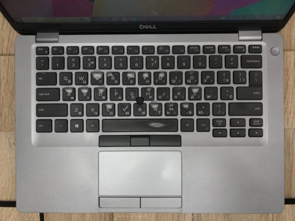 Ультрабук Б-клас Dell Latitude 5410 / 14" (1366x768) TN / Intel Core i5-10310U (4 (8) ядра по 1.7 - 4.4 GHz) / 8 GB DDR4 / 256 GB SSD M.2 / Intel UHD Graphics / WebCam / USB 3.1 / HDMI / Windows 10 ліцензія - Зображення 4