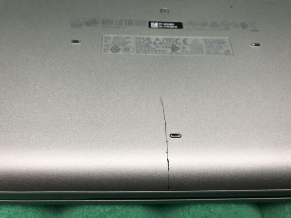 Ультрабук Б-клас Dell Latitude 5410 / 14" (1920x1080) IPS / Intel Core i5-10310U (4 (8) ядра по 1.7 - 4.4 GHz) / 16 GB DDR4 / 256 GB SSD M.2 / Intel UHD Graphics / WebCam / USB 3.1 / HDMI / Windows 10 ліцензія - Зображення 10