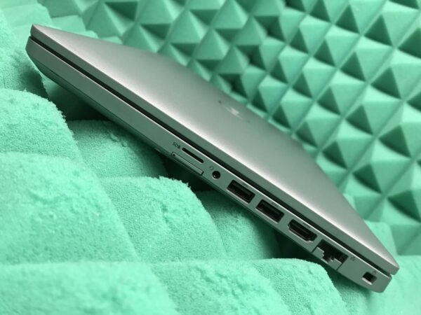 Ультрабук Б-клас Dell Latitude 5410 / 14" (1920x1080) IPS / Intel Core i5-10310U (4 (8) ядра по 1.7 - 4.4 GHz) / 16 GB DDR4 / 256 GB SSD M.2 / Intel UHD Graphics / WebCam / USB 3.1 / HDMI / Windows 10 ліцензія - Зображення 6