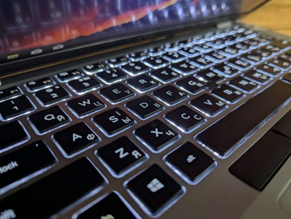Ультрабук Б-клас Dell Latitude 5410 / 14" (1920x1080) IPS / Intel Core i5-10310U (4 (8) ядра по 1.7 - 4.4 GHz) / 8 GB DDR4 / 256 GB SSD / Intel UHD Graphics / WebCam / TouchID / Windows 10 - Зображення 7