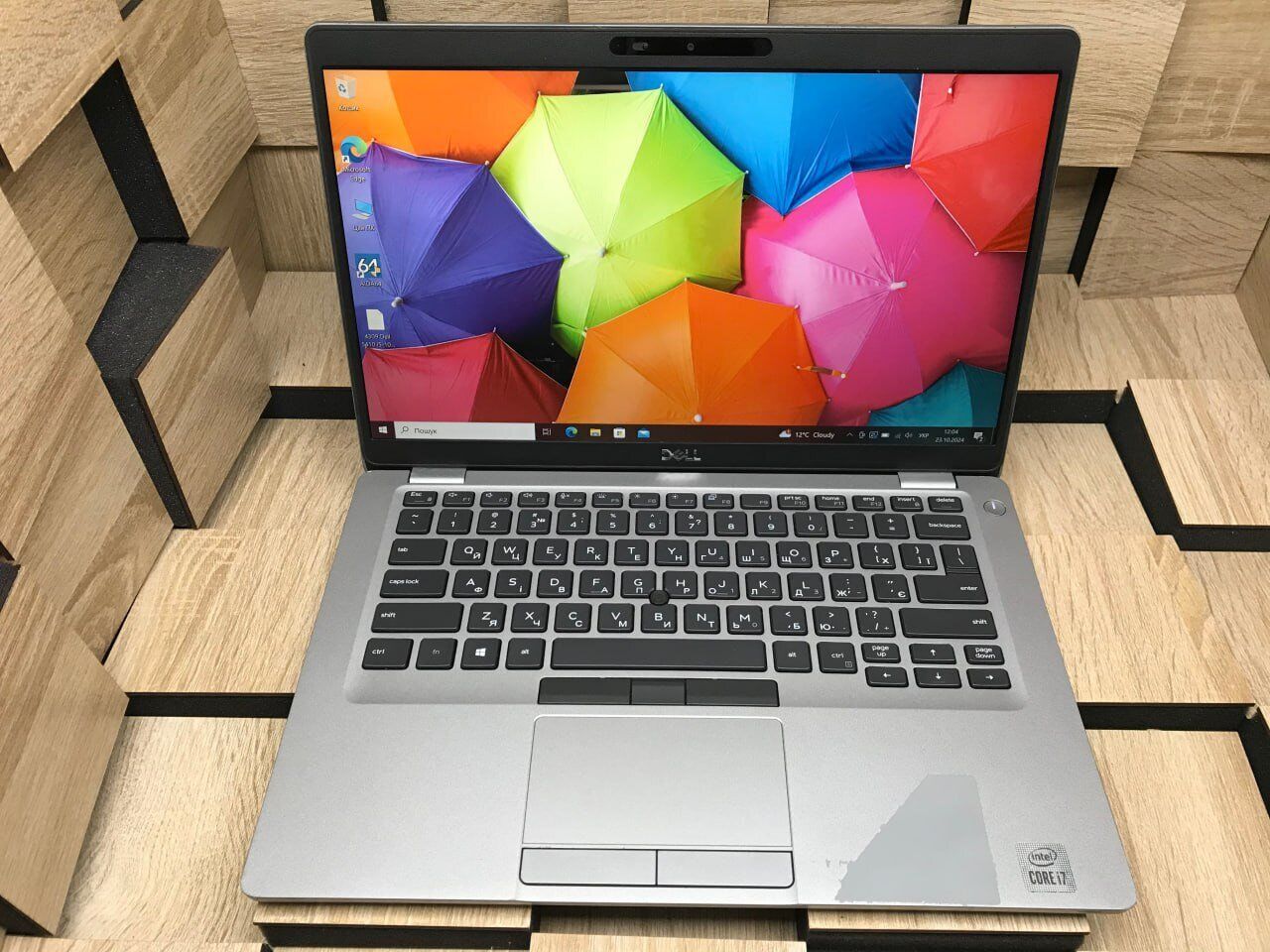 Ультрабук Б-клас Dell Latitude 5410 / 14" (1920x1080) IPS / Intel Core i5-10310U (4 (8) ядра по 1.7 - 4.4 GHz) / 8 GB DDR4 / 256 GB SSD M.2 / Intel UHD Graphics / WebCam / HDMI / Windows 10 ліцензія - Зображення 2