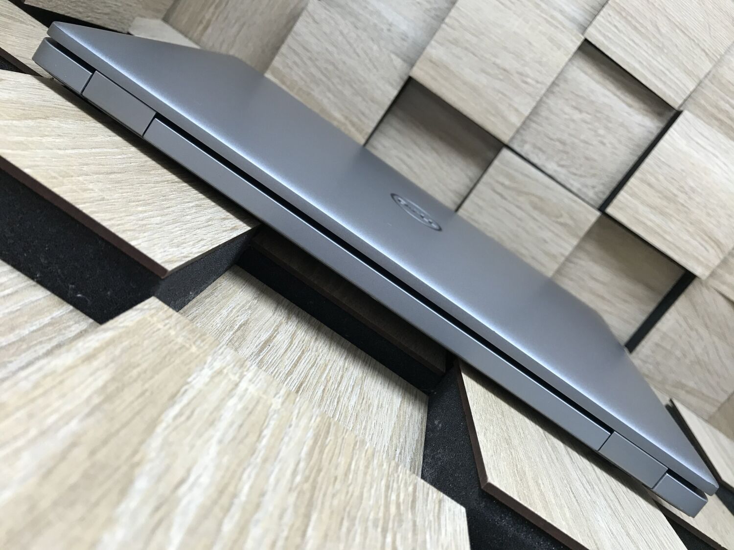 Ультрабук Б-клас Dell Latitude 5410 / 14" (1920x1080) IPS / Intel Core i5-10310U (4 (8) ядра по 1.7 - 4.4 GHz) / 8 GB DDR4 / 512 GB SSD M.2 / Intel UHD Graphics / WebCam / Windows 10 лицензия - Зображення 7