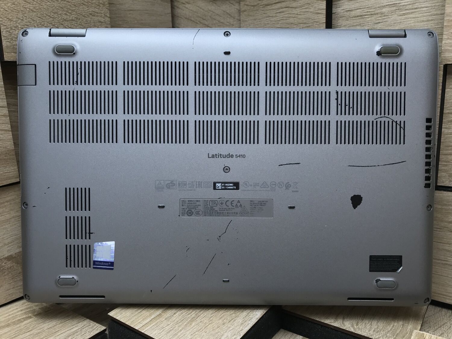 Ультрабук Б-клас Dell Latitude 5410 / 14" (1920x1080) IPS / Intel Core i5-10310U (4 (8) ядра по 1.7 - 4.4 GHz) / 8 GB DDR4 / 512 GB SSD M.2 / Intel UHD Graphics / WebCam / Windows 10 лицензия - Зображення 9