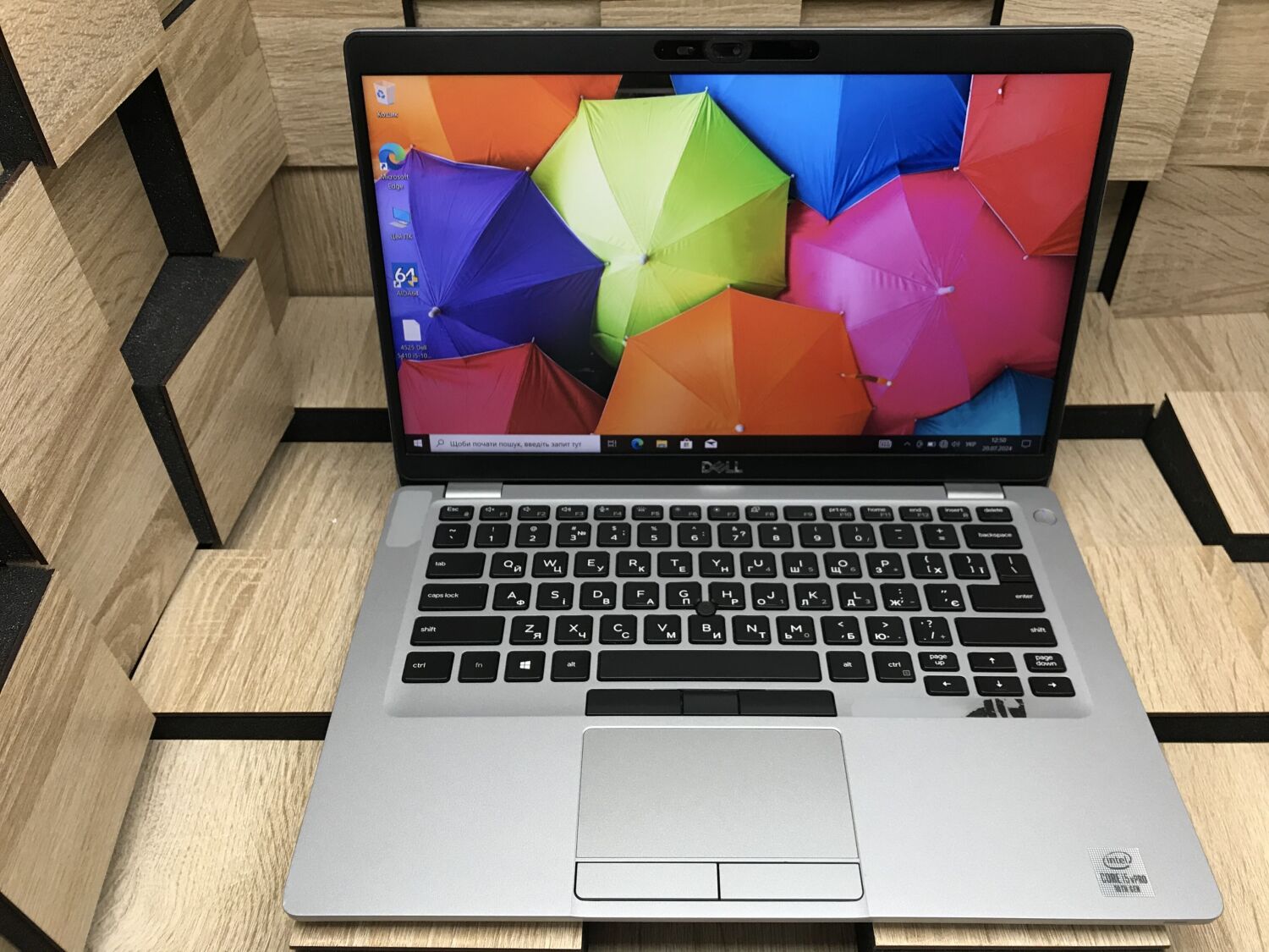 Ультрабук Б-клас Dell Latitude 5410 / 14" (1920x1080) IPS / Intel Core i5-10310U (4 (8) ядра по 1.7 - 4.4 GHz) / 8 GB DDR4 / 512 GB SSD M.2 / Intel UHD Graphics / WebCam / Windows 10 лицензия - Зображення 2