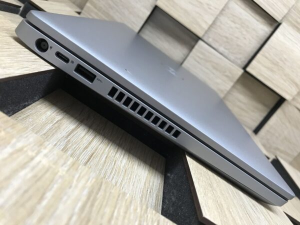 Ультрабук Б-клас Dell Latitude 5410 / 14" (1920x1080) IPS / Intel Core i7-10610U (4 (8) ядра по 1.8 - 4.9 GHz) / 16 GB DDR4 / 256 GB SSD / Intel UHD Graphics / WebCam / Windows 10 ліцензія - Зображення 5