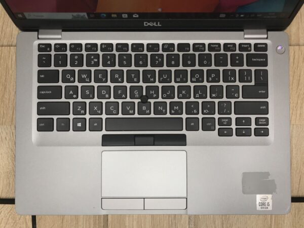 Ультрабук Б-клас Dell Latitude 5410 / 14" (1920x1080) IPS Touch / Intel Core i5-10210U (4 (8) ядра по 1.6 - 4.2 GHz) / 8 GB DDR4 / 256 GB SSD M.2 / Intel UHD Graphics / WebCam / USB 3.1 / HDMI / Windows 10 ліцензія - Зображення 4