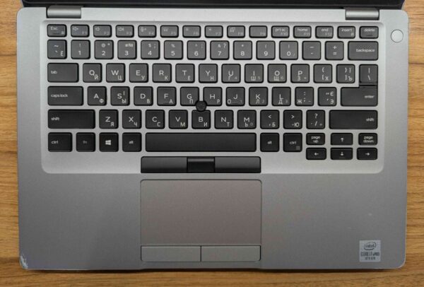Ультрабук Б-клас Dell Latitude 5411 / 14" (1920x1080) IPS / Intel Core i7-10850H (6 (12) ядер по 2.7 - 5.1 GHz) / 16 GB DDR4 / 512 GB SSD / Intel UHD Graphics / WebCam / Windows 10 - Зображення 5