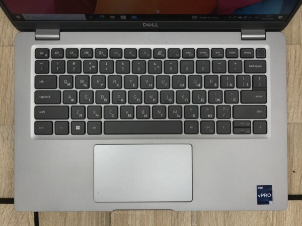 Ультрабук Б-клас Dell Latitude 5411 / 14" (1920x1080) IPS / Intel Core i7-10850H (6 (12) ядра по 2.7 - 5.1 GHz) / 8 GB DDR4 / 256 GB SSD M.2 / Intel UHD Graphics / WebCam / HDMI / Windows 10 ліцензія - Зображення 4