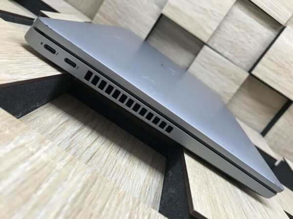 Ультрабук Б-клас Dell Latitude 5411 / 14" (1920x1080) IPS / Intel Core i7-10850H (6 (12) ядра по 2.7 - 5.1 GHz) / 8 GB DDR4 / 256 GB SSD M.2 / Intel UHD Graphics / WebCam / HDMI / Windows 10 ліцензія - Зображення 5