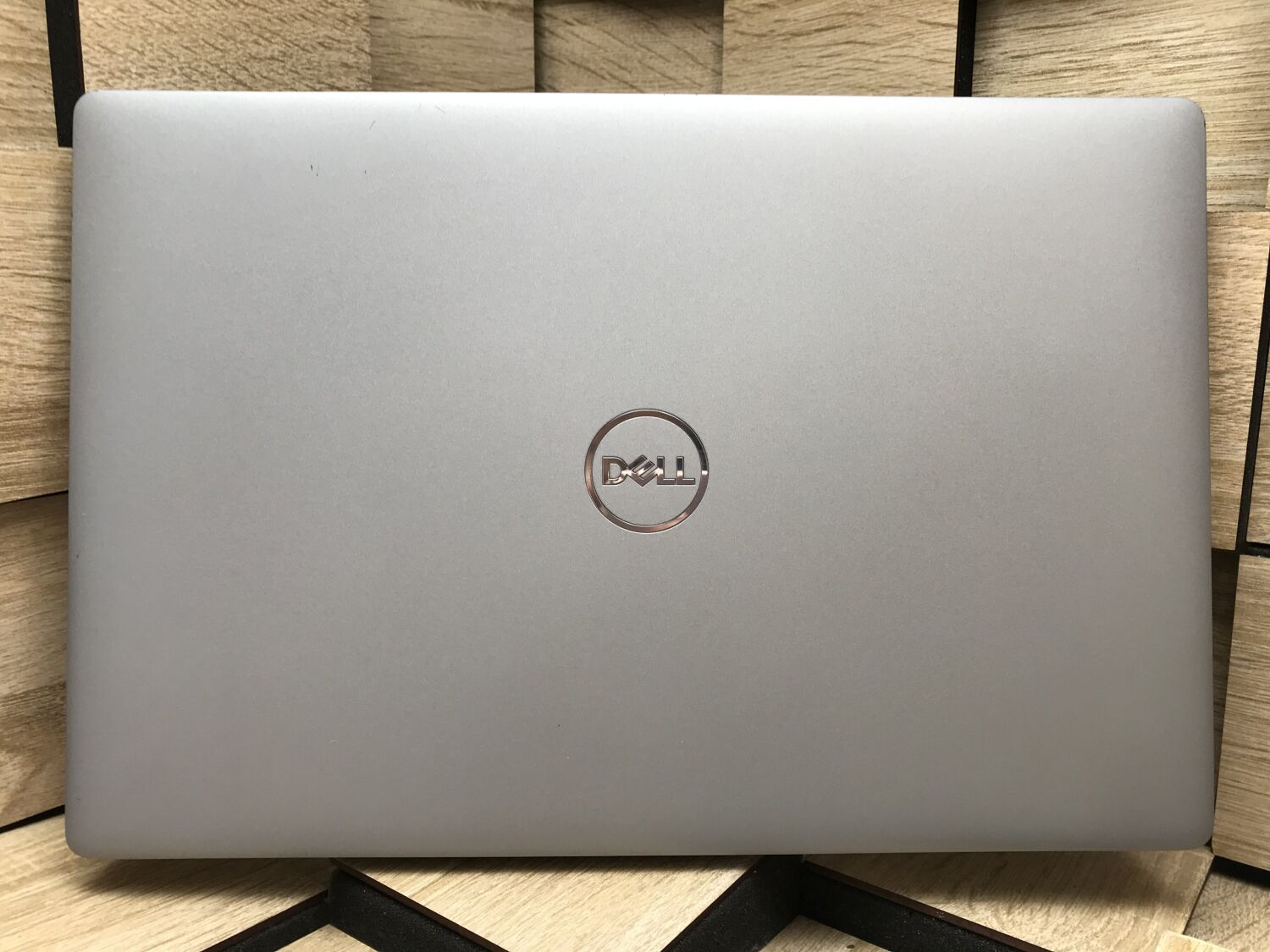 Ультрабук Б-клас Dell Latitude 5411 / 14" (1920x1080) IPS / Intel Core i7-10850H (6 (12) ядер по 2.7 - 5.1 GHz) / 8 GB DDR4 / 240 GB SSD M.2 / Intel UHD Graphics / WebCam / Windows 10 ліцензія - Зображення 8