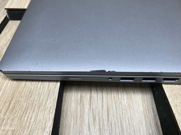Ультрабук Б-клас Dell Latitude 5420 / 14" (1920x1080) IPS / Intel Core i5-1135G7 (4 (8) ядра по 4.2 GHz) / 8 GB DDR4 / 256 GB SSD M.2 / Intel Iris Xe Graphics / WebCam / Windows 10 ліцензія - Зображення 8