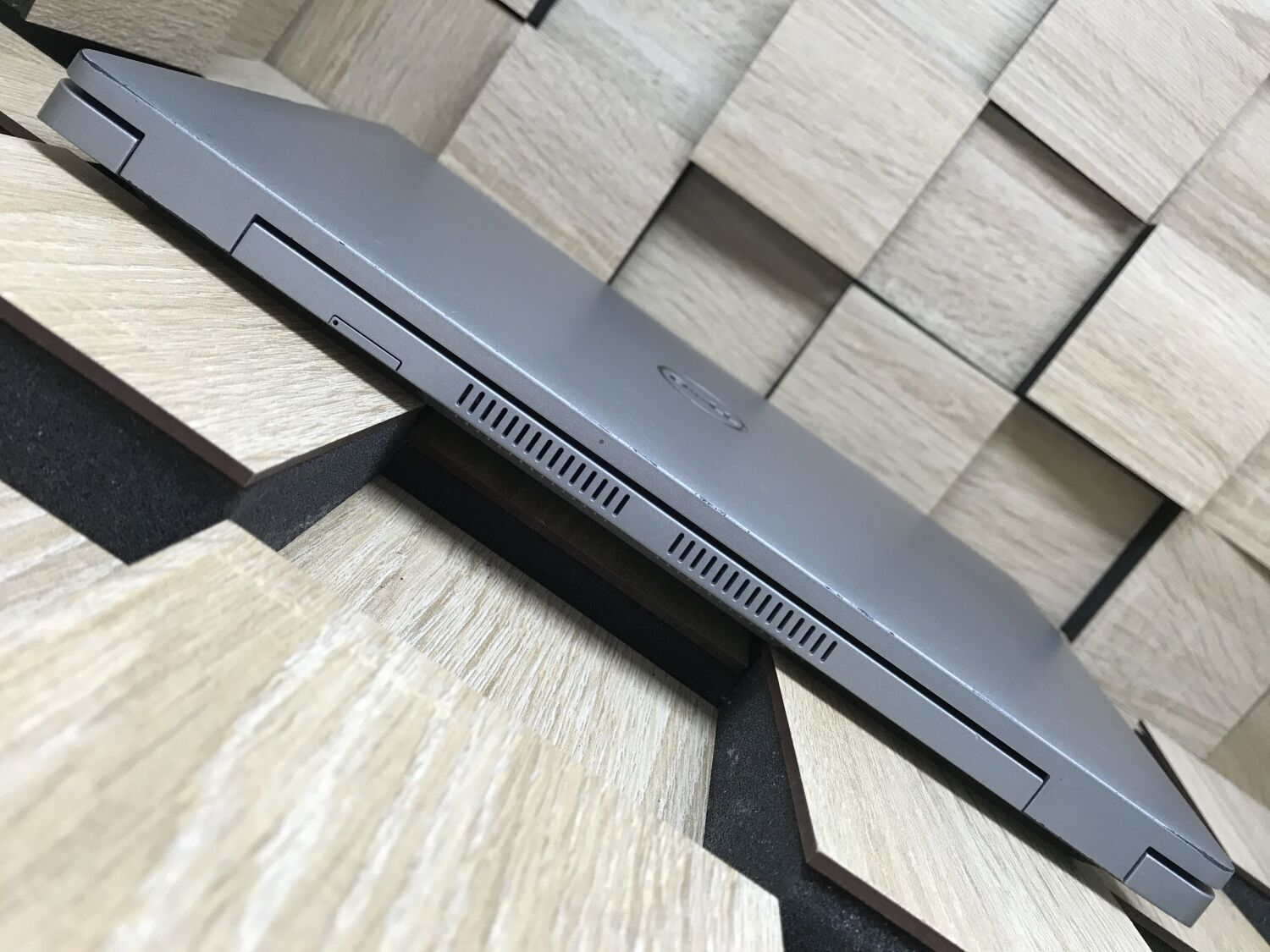 Ультрабук Б-клас Dell Latitude 5420 / 14" (1920x1080) IPS / Intel Core i5-1135G7 (4 (8) ядра по 4.2 GHz) / 8 GB DDR4 / 256 GB SSD M.2 / Intel Iris Xe Graphics / WebCam / Windows 10 ліцензія - Зображення 7