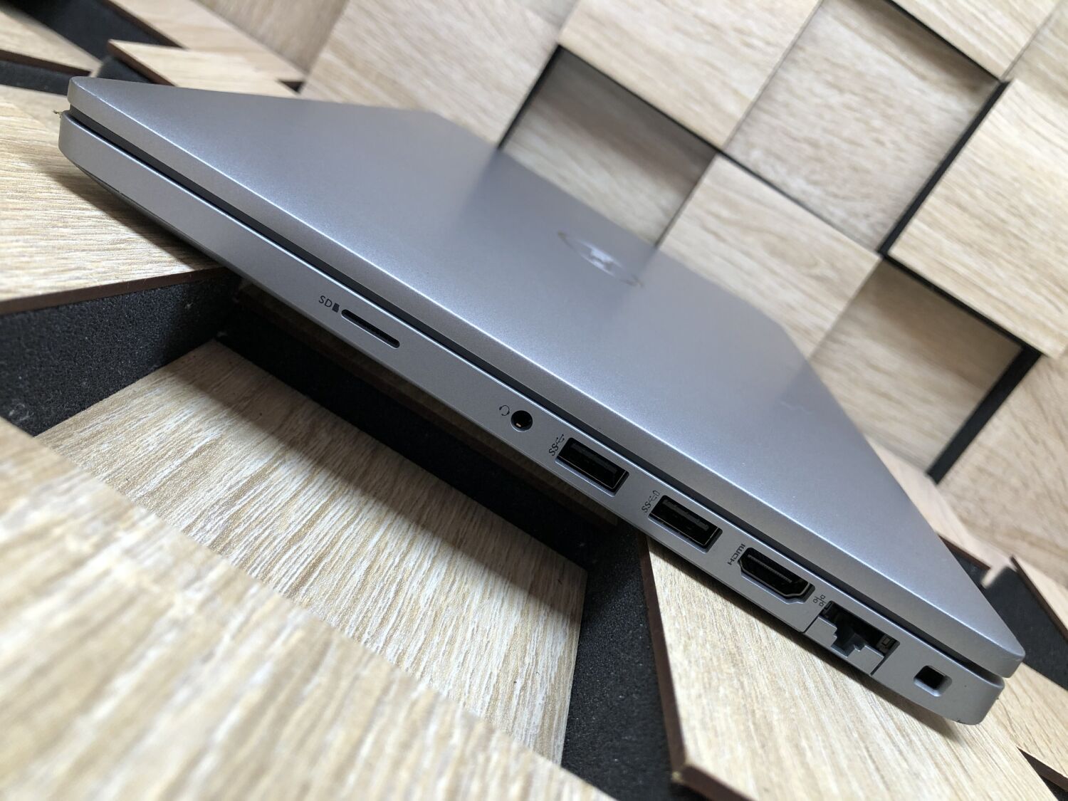 Ультрабук Б-клас Dell Latitude 5420 / 14" (1920x1080) IPS / Intel Core i5-1135G7 (4 (8) ядра по 4.2 GHz) / 8 GB DDR4 / 256 GB SSD M.2 / Intel Iris Xe Graphics / WebCam / HDMI / BIOS Boot lock - Зображення 6