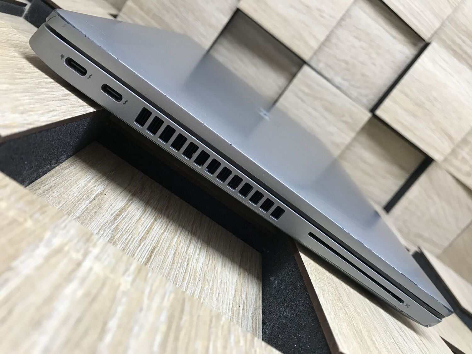 Ультрабук Б-клас Dell Latitude 5420 / 14" (1920x1080) IPS / Intel Core i5-1135G7 (4 (8) ядра по 4.2 GHz) / 8 GB DDR4 / 256 GB SSD M.2 / Intel Iris Xe Graphics / WebCam / HDMI / Windows 10 ліцензія - Зображення 6