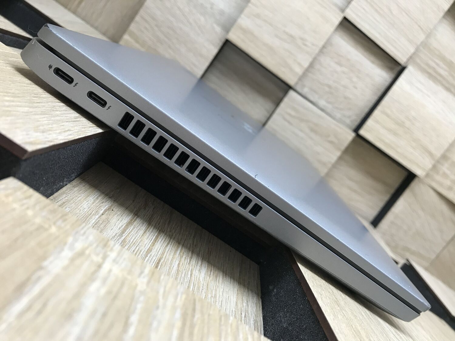 Ультрабук Б-клас Dell Latitude 5420 / 14" (1920x1080) IPS / Intel Core i7-1185G7 (4 (8) ядра по 3.0 - 4.8 GHz) / 16 GB DDR4 / 256 GB SSD / Intel Iris Xe Graphics / WebCam / Windows 10 лицензия - Зображення 6