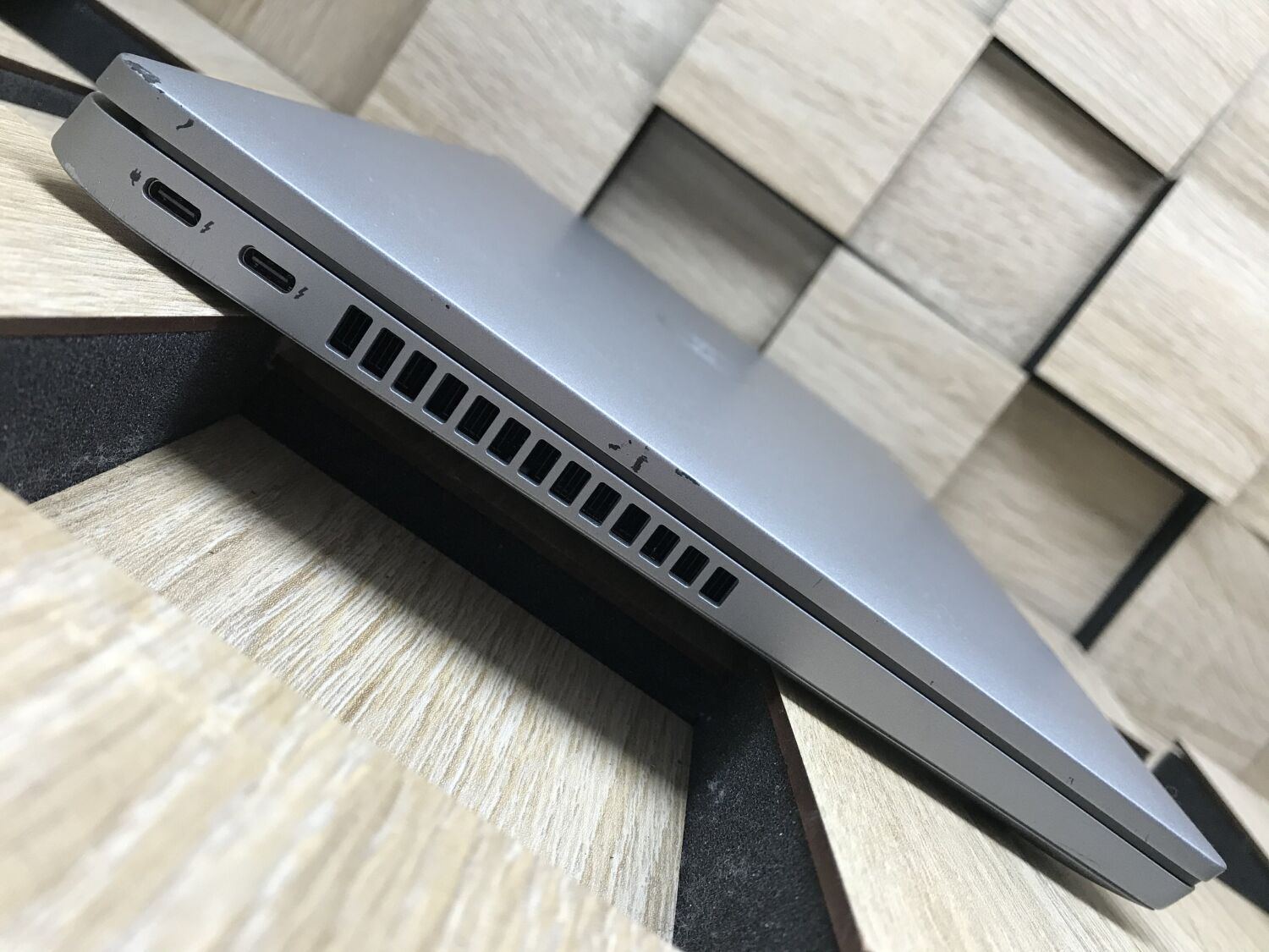 Ультрабук Б-клас Dell Latitude 5420 / 14" (1920x1080) IPS / Intel Core i7-1185G7 (4 (8) ядра по 3.0 - 4.8 GHz) / 8 GB DDR4 / 256 GB SSD M.2 / Intel Iris Xe Graphics / WebCam / Windows 10 ліцензія - Зображення 5