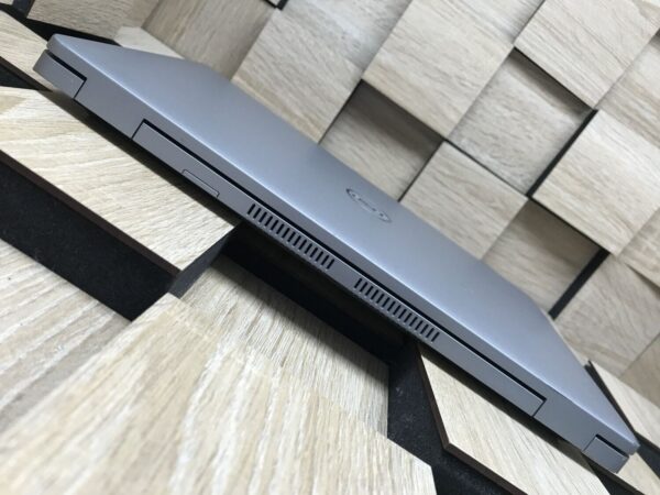 Ультрабук Б-клас Dell Latitude 5420 / 14" (1920x1080) IPS / Intel Core i7-1185G7 (4 (8) ядра по 3.0 - 4.8 GHz) / 8 GB DDR4 / 256 GB SSD M.2 / Intel Iris Xe Graphics / WebCam / Windows 10 ліцензія - Зображення 7