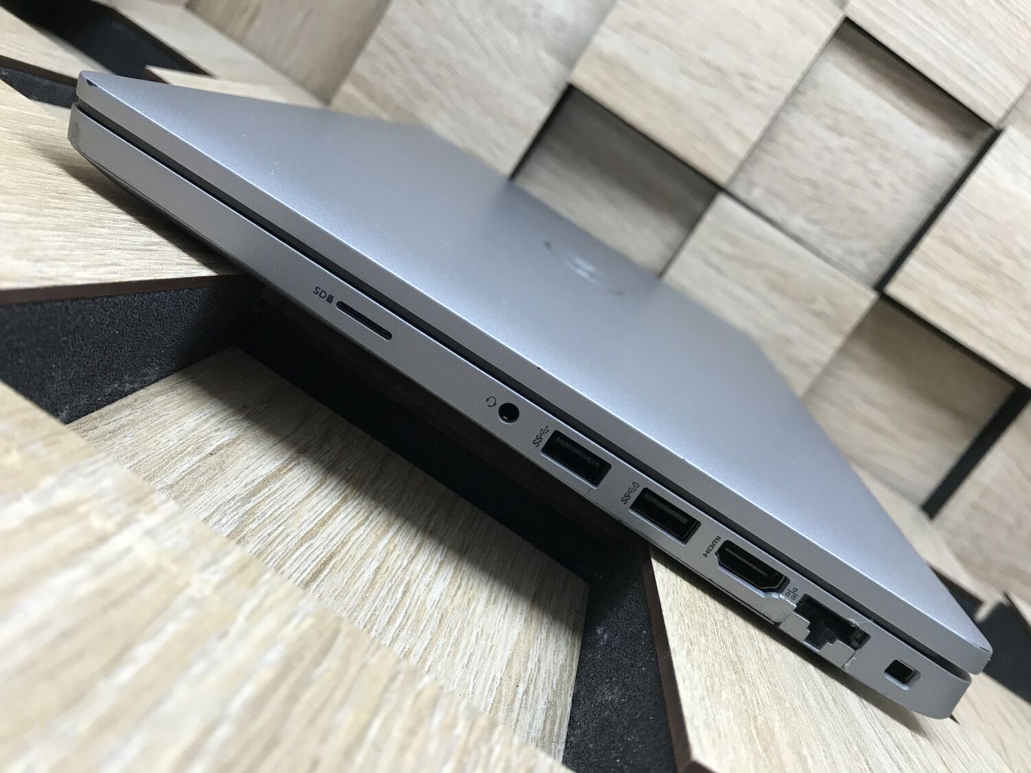 Ультрабук Б-клас Dell Latitude 5420 / 14" (1920x1080) IPS / Intel Core i7-1185G7 (4 (8) ядра по 3.0 - 4.8 GHz) / 8 GB DDR4 / 256 GB SSD M.2 / Intel Iris Xe Graphics / WebCam / Windows 10 ліцензія - Зображення 6